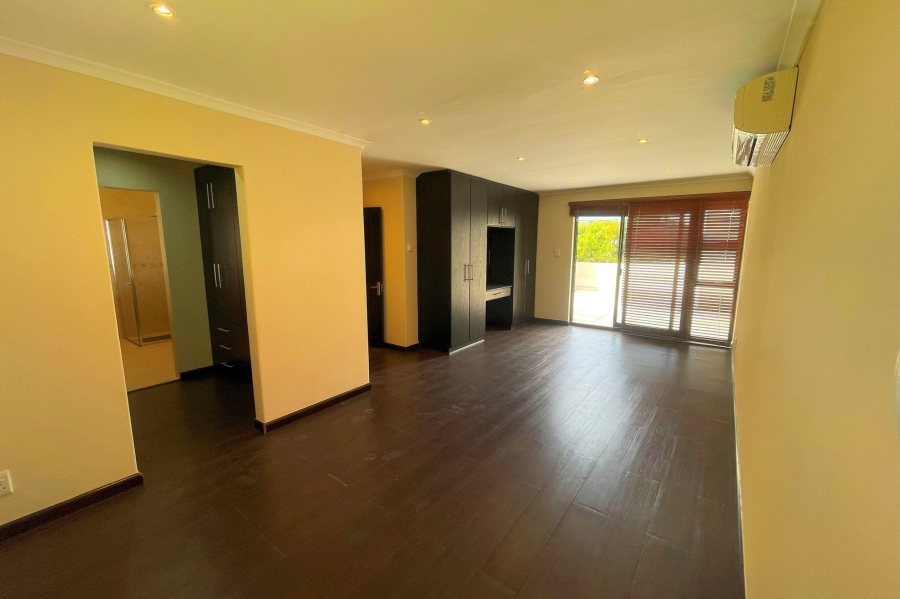 7 Bedroom Property for Sale in Sunset Beach Western Cape